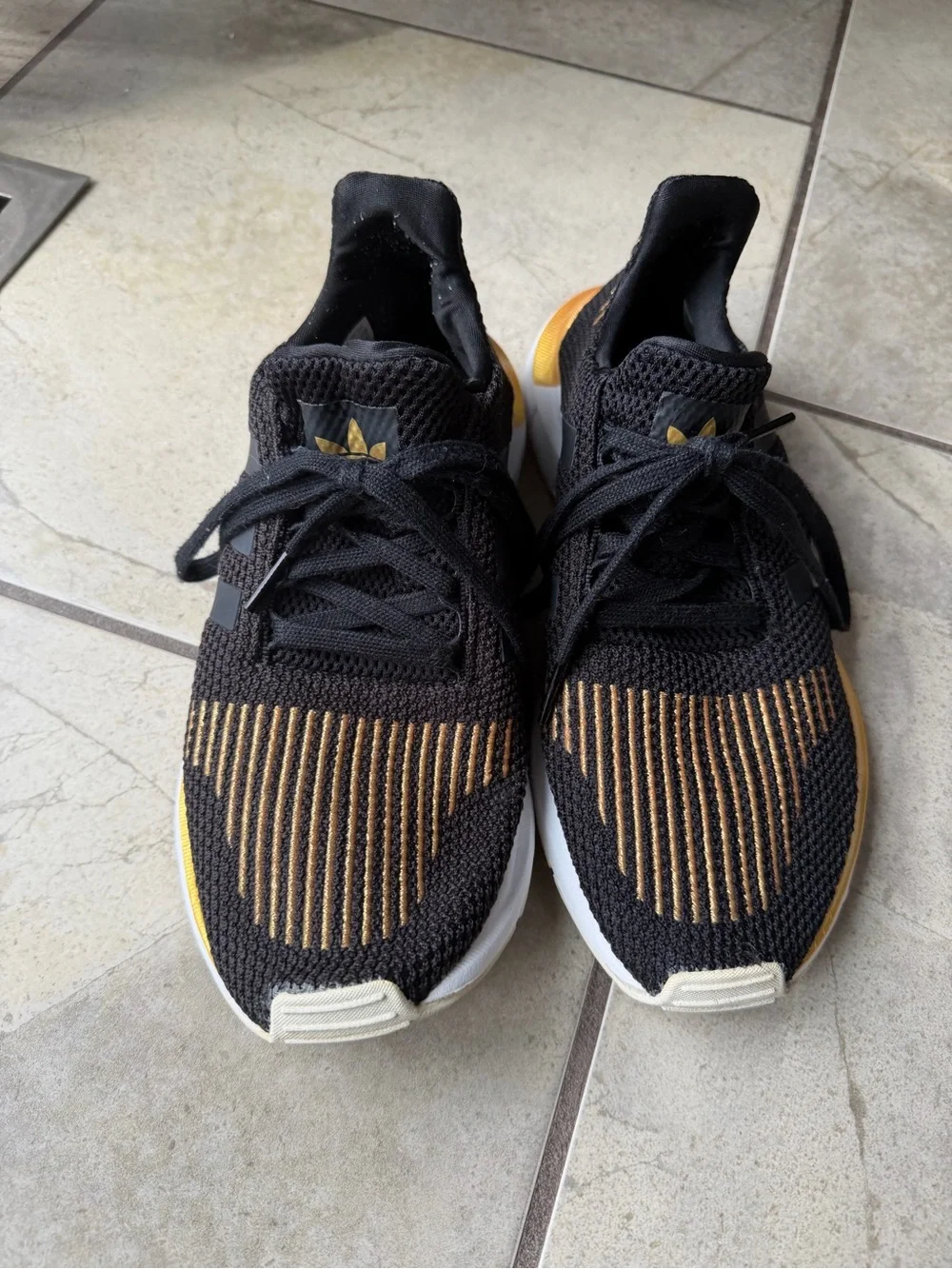 Adidas Swift Run Black Gold Knit Sneakers Men’s Size 8